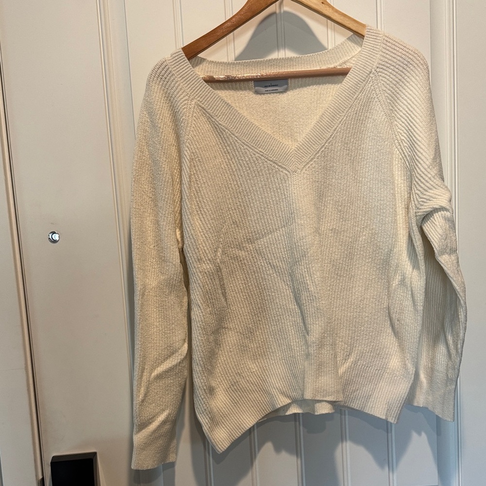 Old Navy Women's V-Neck Sweater in Soft Cream